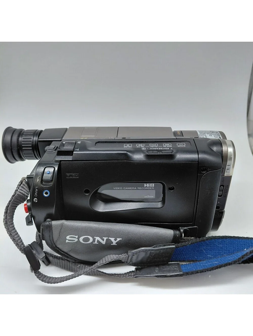 Sony CCD-TRV36 Hi8 Handycam Camcorder Tested Works Charger Battery Case Bundle